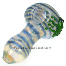 Load image into Gallery viewer, Sculpted Frog Spoon Pipe
